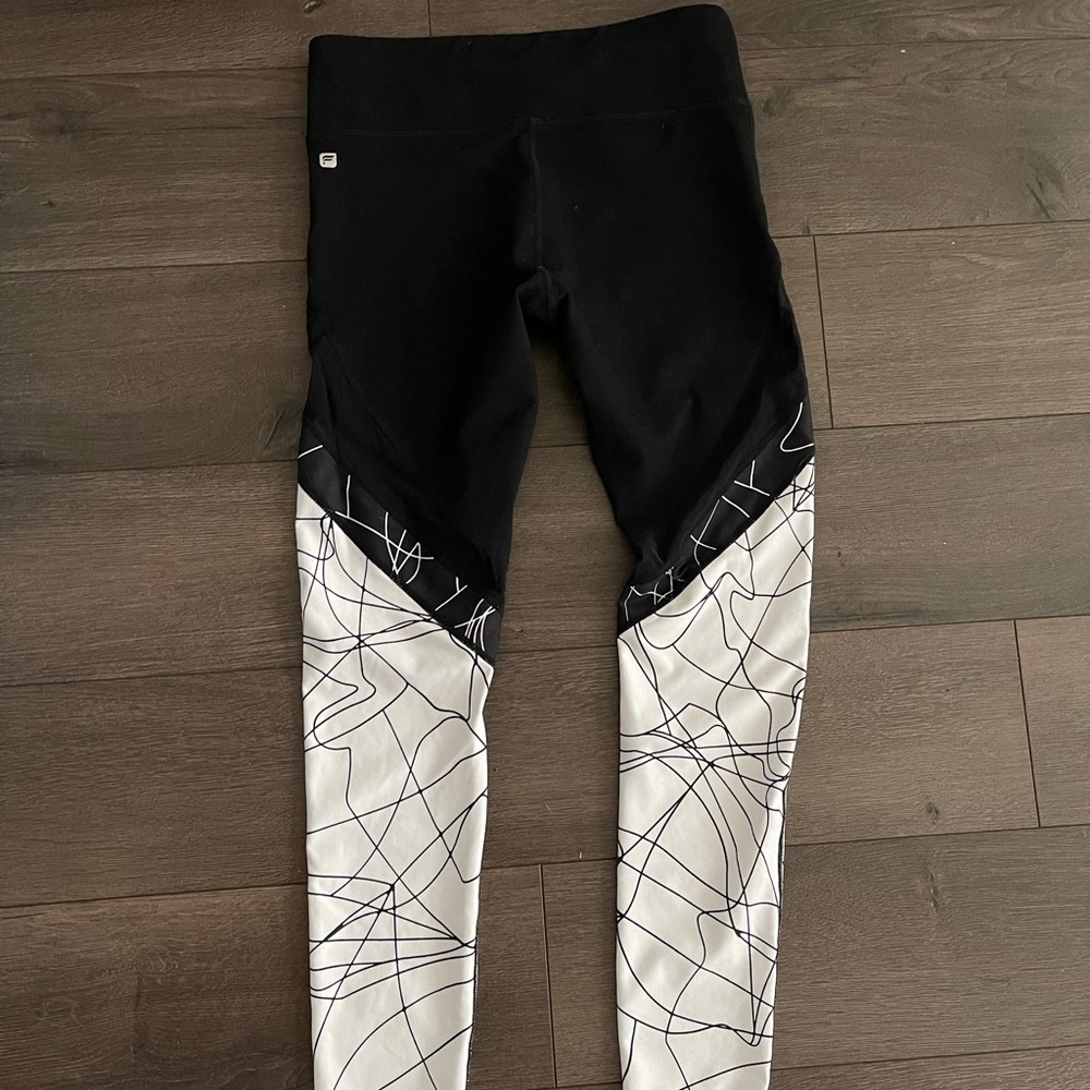 Nwot Fabletics Mid-Rise Mesh Powerhold Legging Sz… - image 4